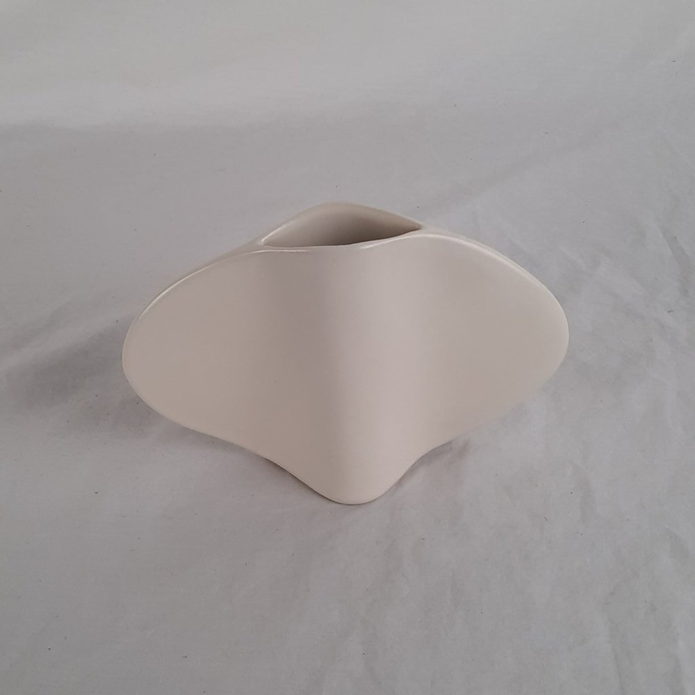 SOLD Set of Two Vintage Mikasa Vases Art Deco Naomi Cahana - Black and White - Picture 9 of 14